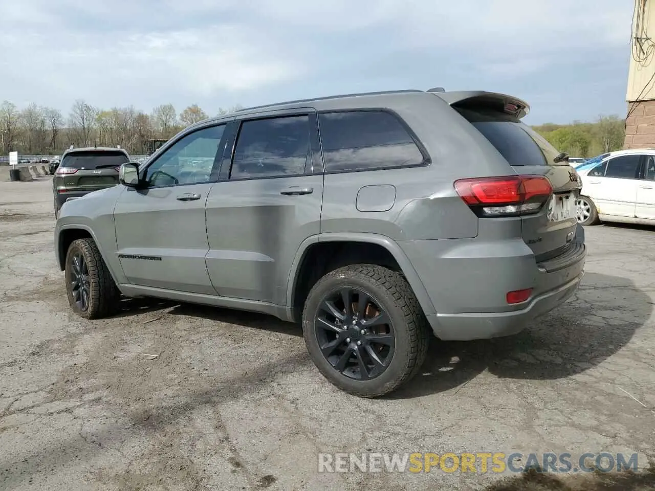 2 Photograph of a damaged car 1C4RJFAGXKC727635 JEEP GRAND CHER 2019