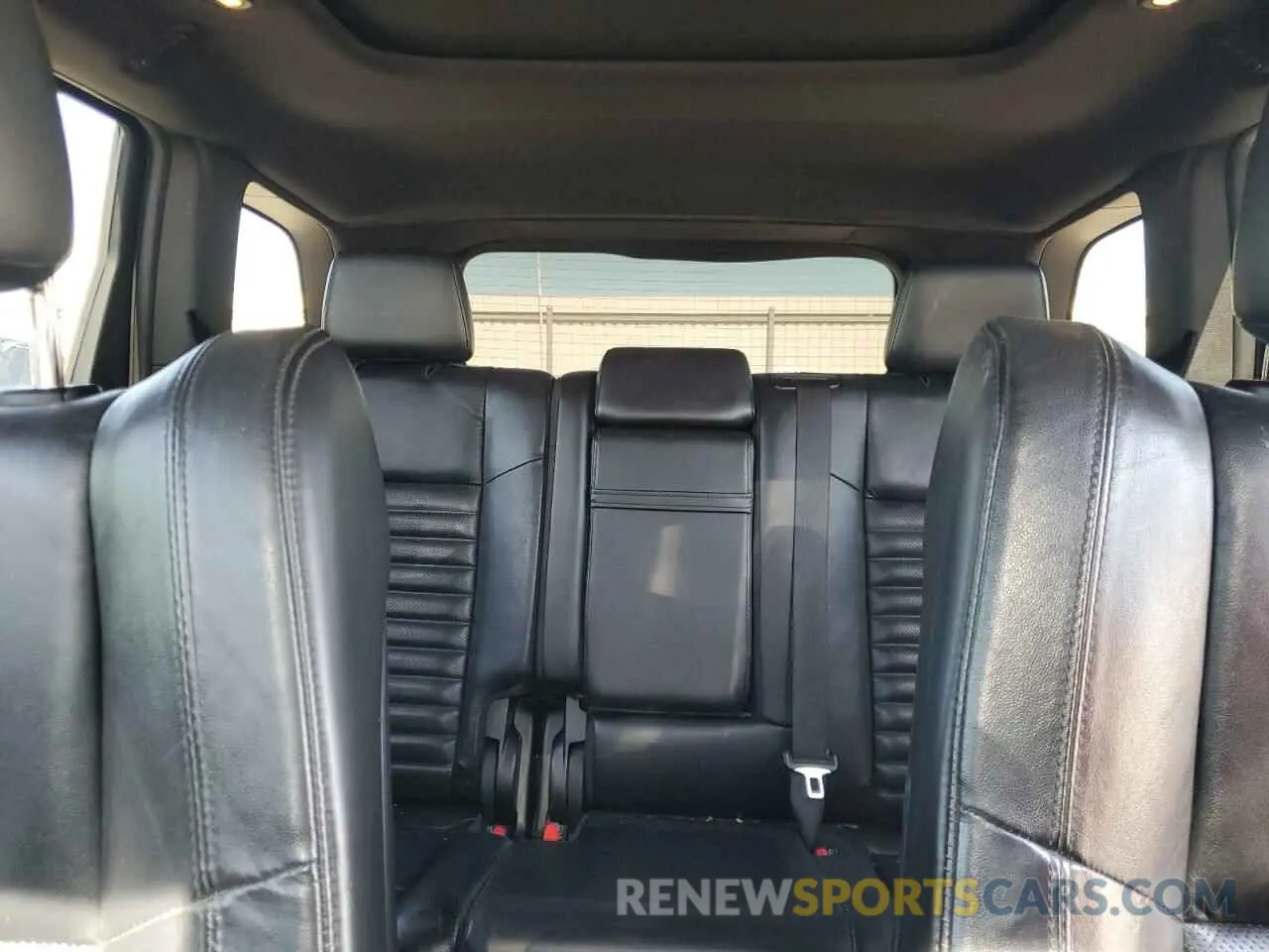 10 Photograph of a damaged car 1C4RJFBG0KC628112 JEEP GRAND CHER 2019