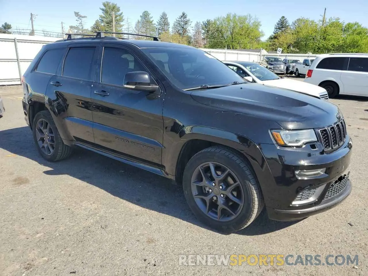 4 Photograph of a damaged car 1C4RJFBG0KC628112 JEEP GRAND CHER 2019