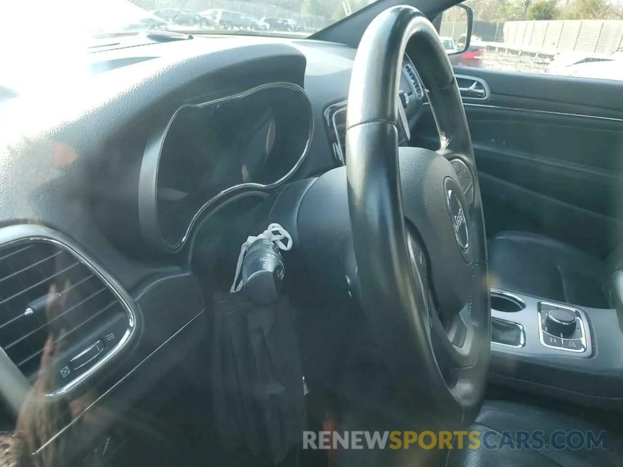 8 Photograph of a damaged car 1C4RJFBG0KC725357 JEEP GRAND CHER 2019