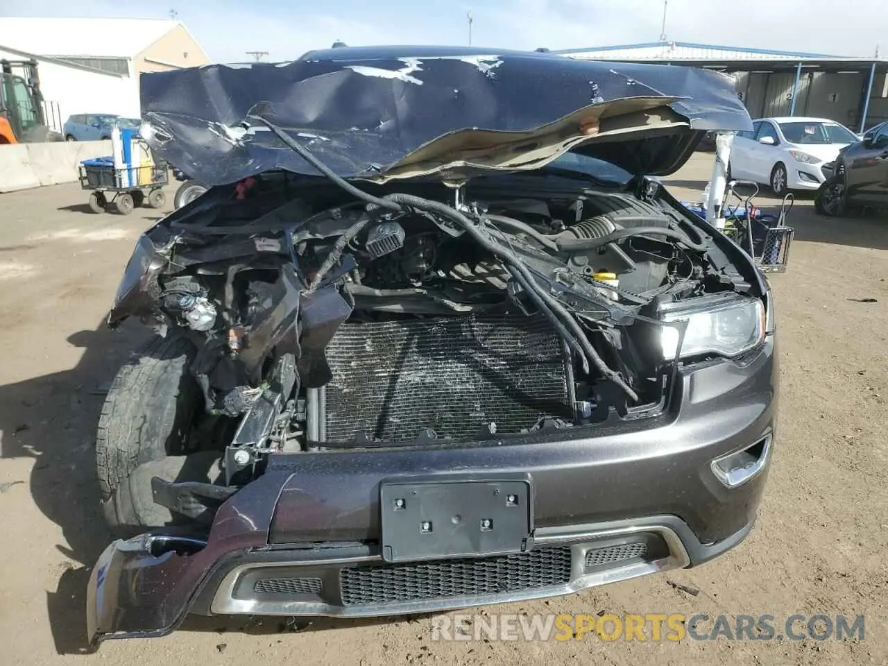 5 Photograph of a damaged car 1C4RJFBG0KC728906 JEEP GRAND CHER 2019