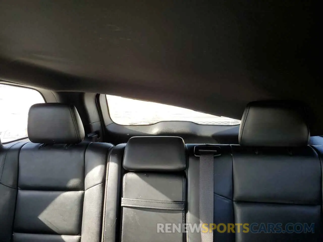 10 Photograph of a damaged car 1C4RJFBG0KC765356 JEEP GRAND CHER 2019