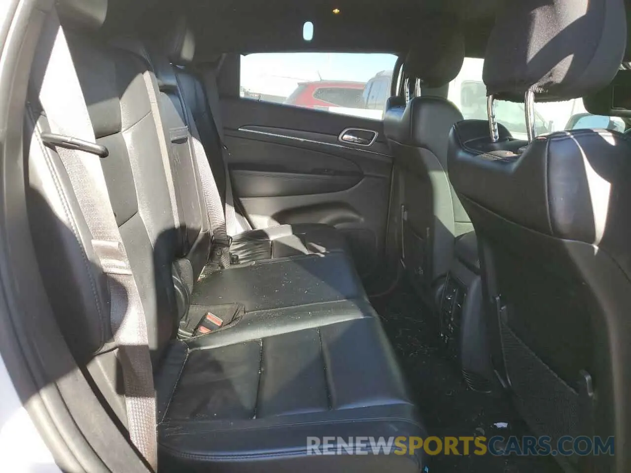 11 Photograph of a damaged car 1C4RJFBG0KC765356 JEEP GRAND CHER 2019