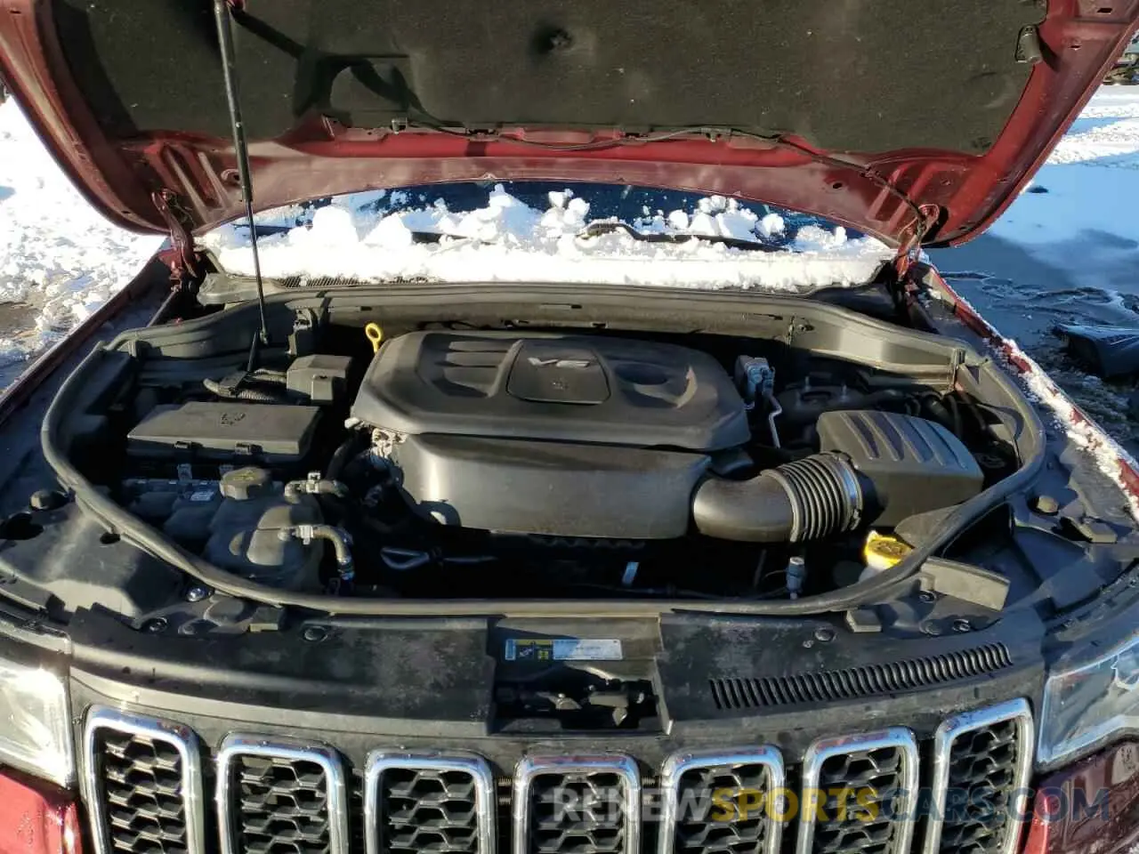 12 Photograph of a damaged car 1C4RJFBG1KC553128 JEEP GRAND CHER 2019