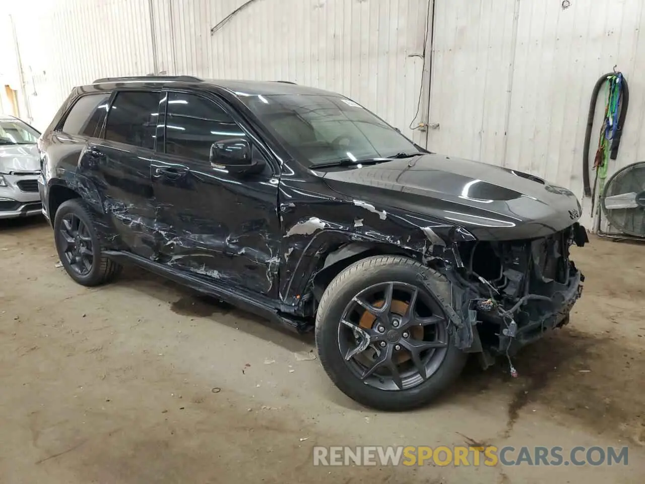 4 Photograph of a damaged car 1C4RJFBG1KC583505 JEEP GRAND CHER 2019