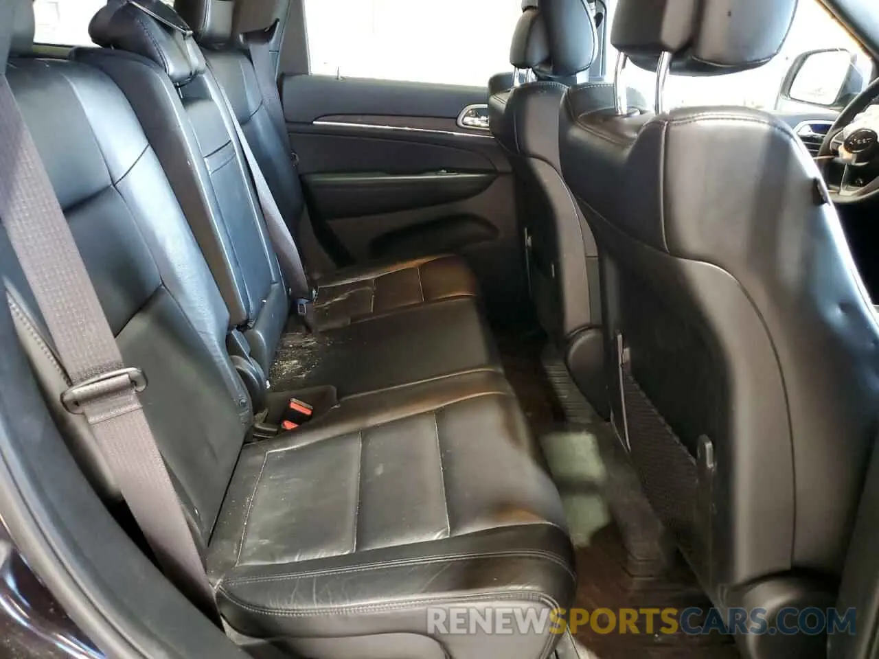 11 Photograph of a damaged car 1C4RJFBG1KC784952 JEEP GRAND CHER 2019