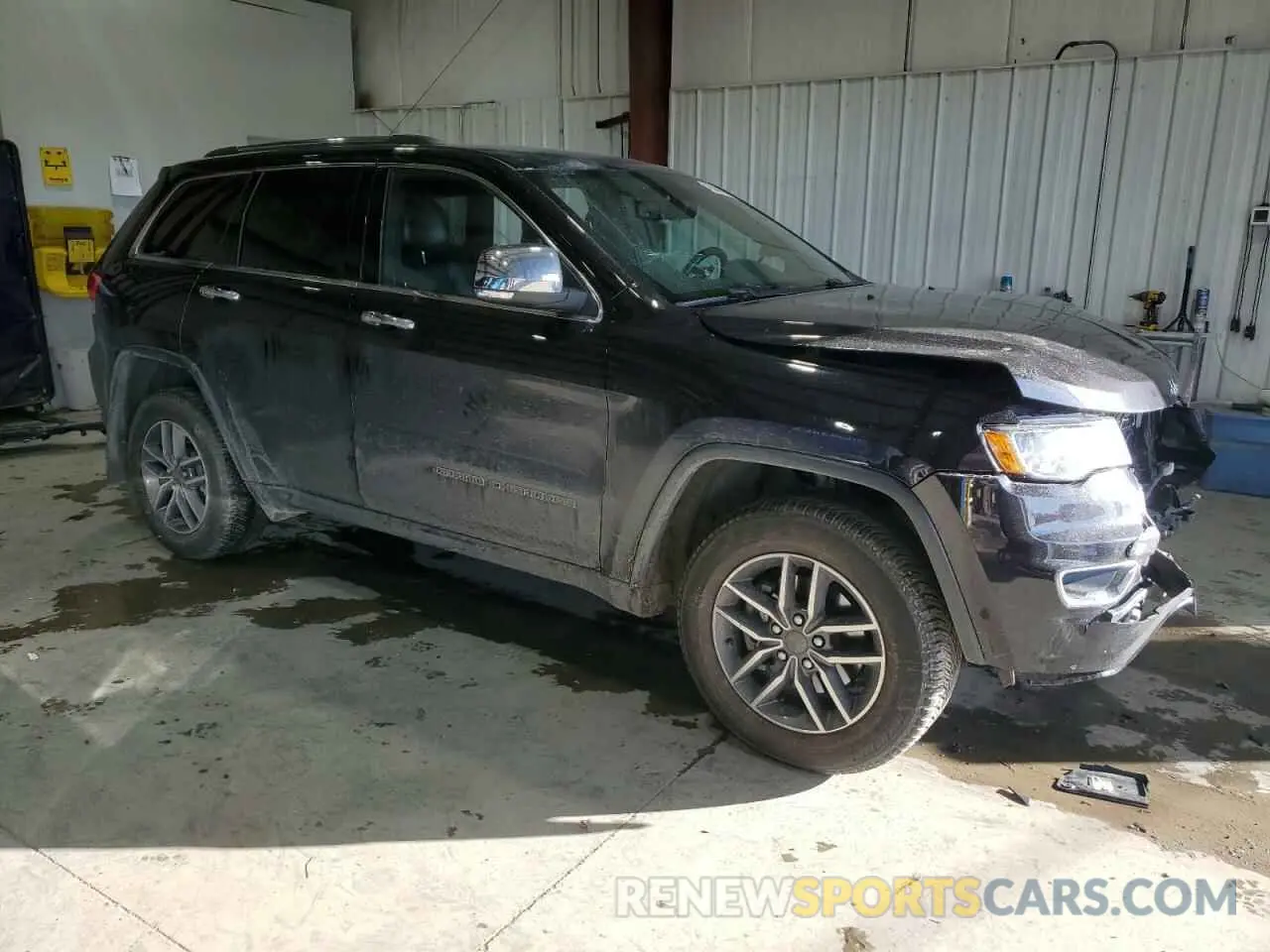 4 Photograph of a damaged car 1C4RJFBG1KC784952 JEEP GRAND CHER 2019