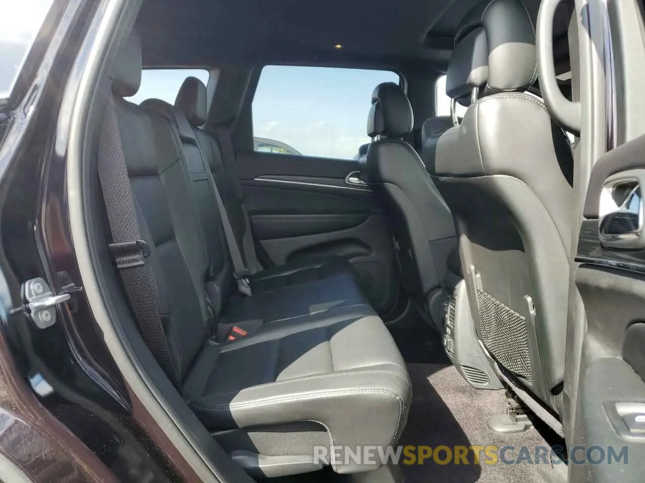 10 Photograph of a damaged car 1C4RJFBG3KC571310 JEEP GRAND CHER 2019