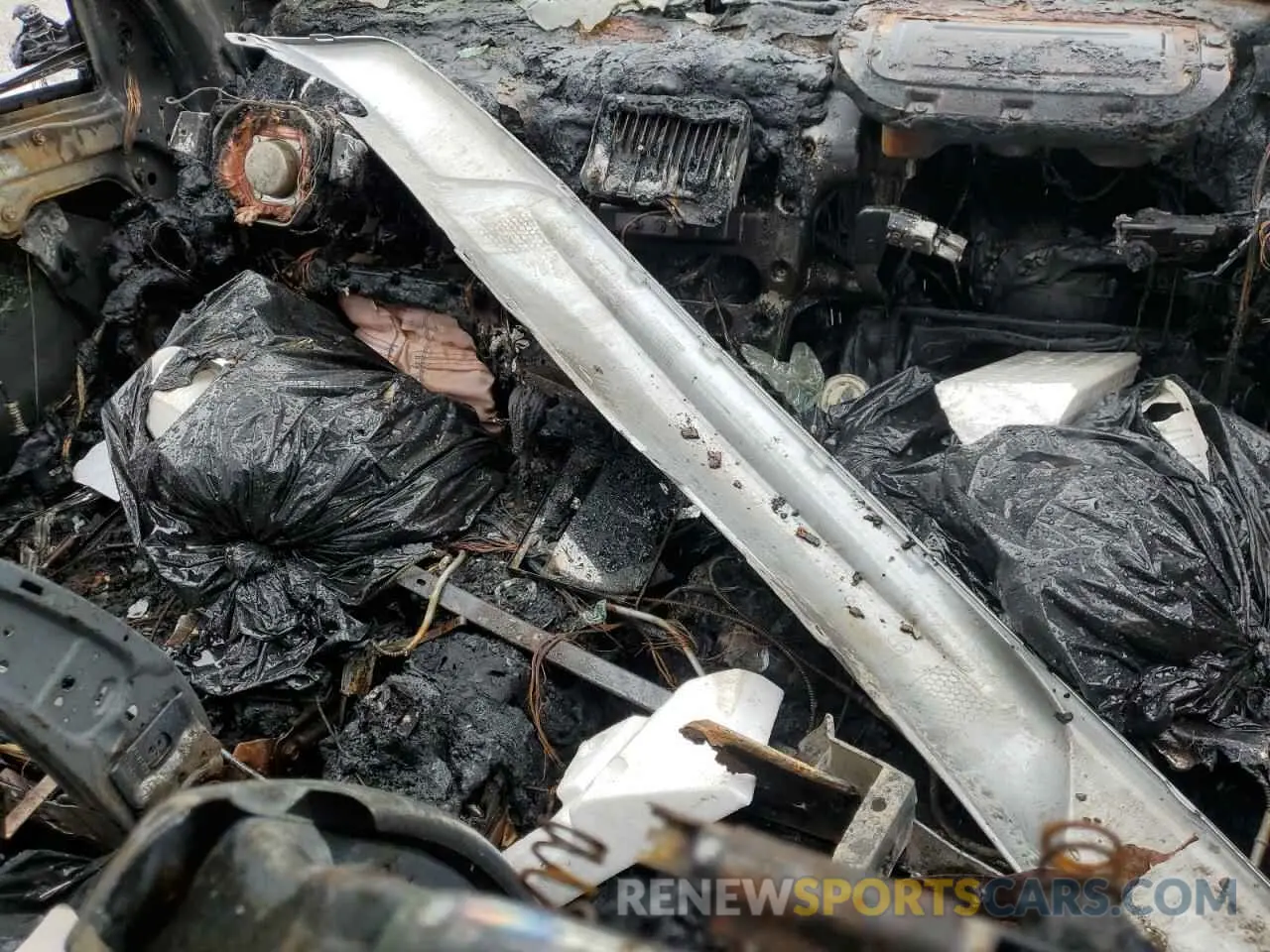 8 Photograph of a damaged car 1C4RJFBG3KC706026 JEEP GRAND CHER 2019