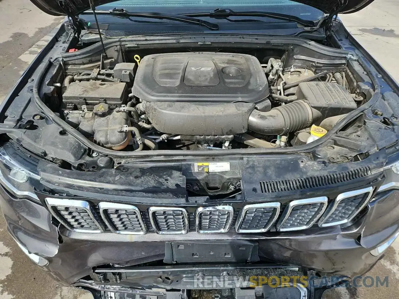 12 Photograph of a damaged car 1C4RJFBG4KC612317 JEEP GRAND CHER 2019