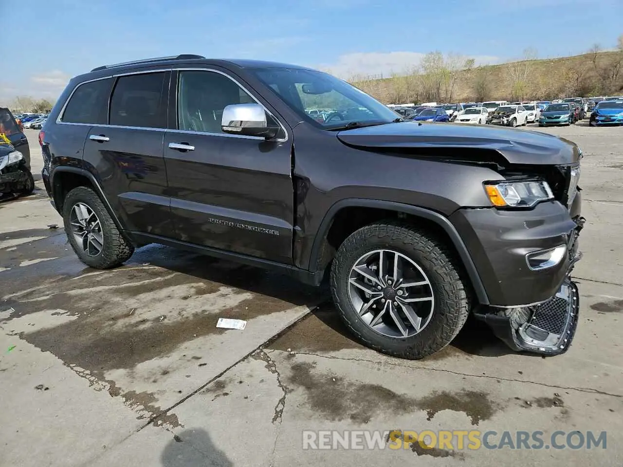 4 Photograph of a damaged car 1C4RJFBG4KC612317 JEEP GRAND CHER 2019