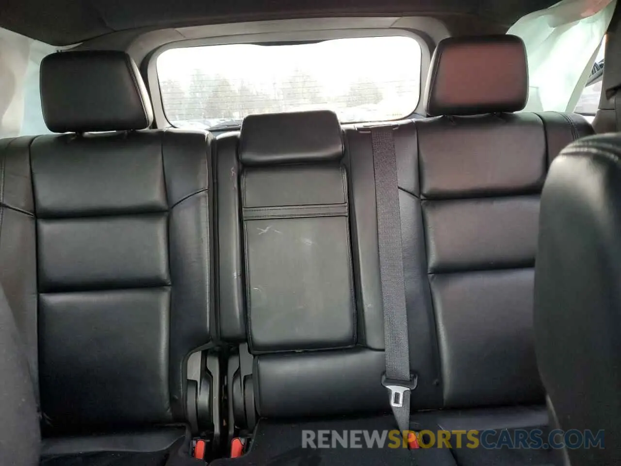 10 Photograph of a damaged car 1C4RJFBG4KC640683 JEEP GRAND CHER 2019