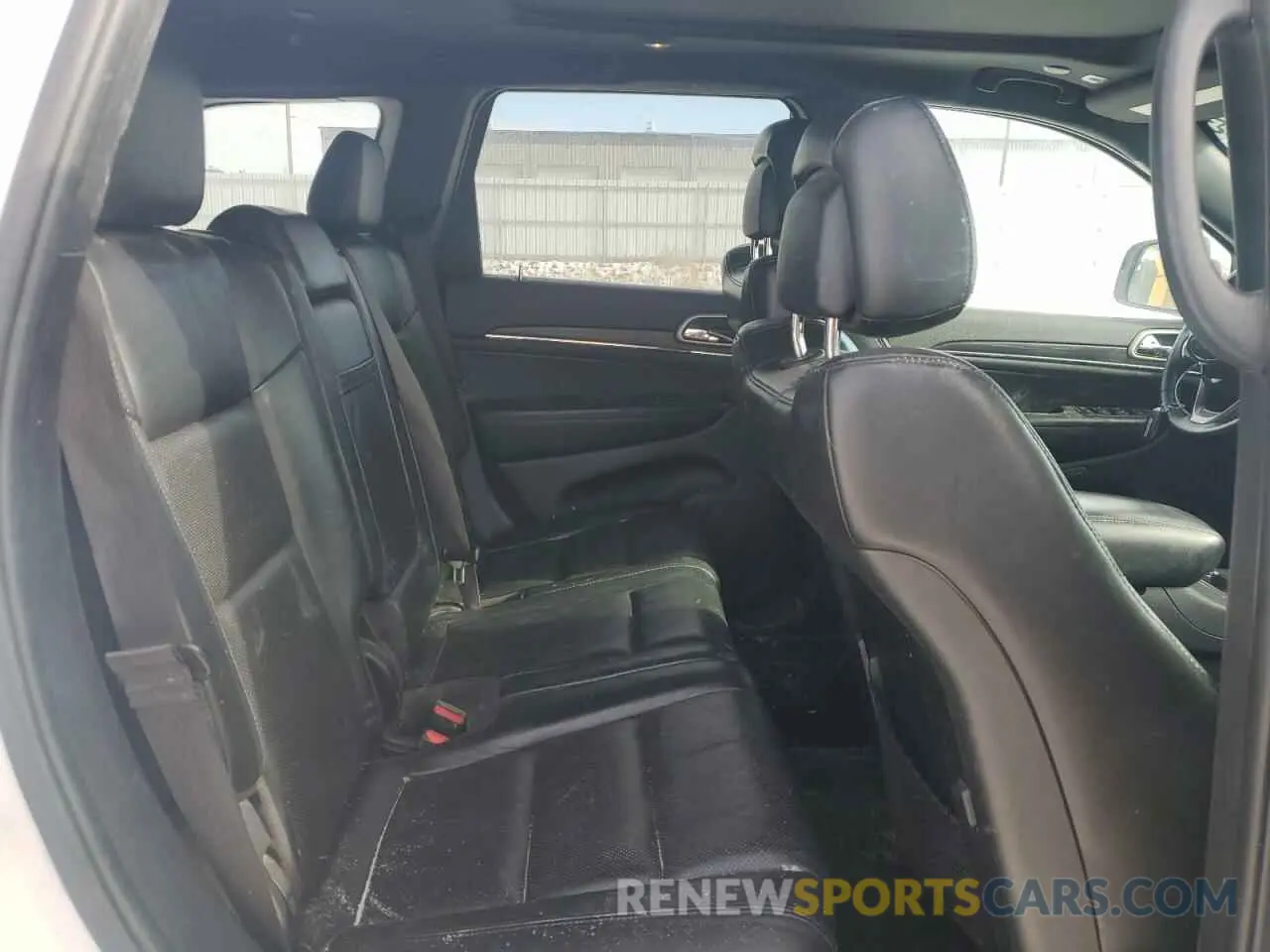 11 Photograph of a damaged car 1C4RJFBG4KC772536 JEEP GRAND CHER 2019