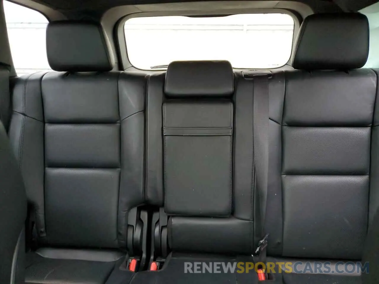 10 Photograph of a damaged car 1C4RJFBG4KC815658 JEEP GRAND CHER 2019