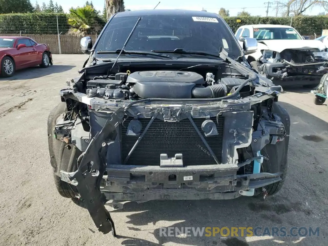 5 Photograph of a damaged car 1C4RJFBG5KC537742 JEEP GRAND CHER 2019