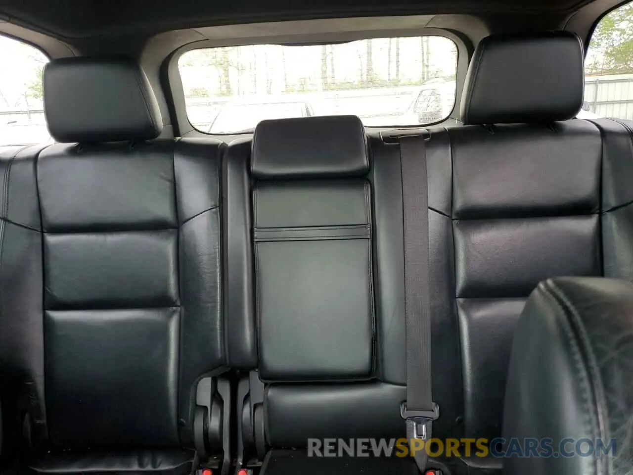 10 Photograph of a damaged car 1C4RJFBG5KC553813 JEEP GRAND CHER 2019