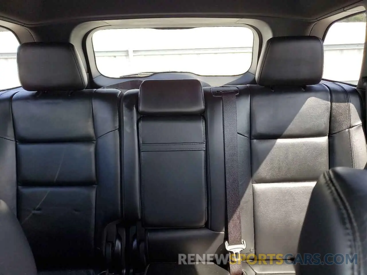 10 Photograph of a damaged car 1C4RJFBG5KC661882 JEEP GRAND CHER 2019