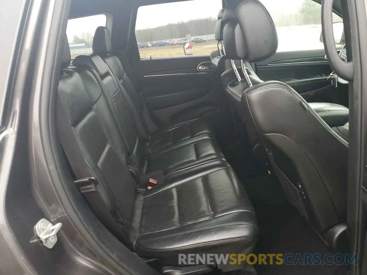 11 Photograph of a damaged car 1C4RJFBG5KC740274 JEEP GRAND CHER 2019