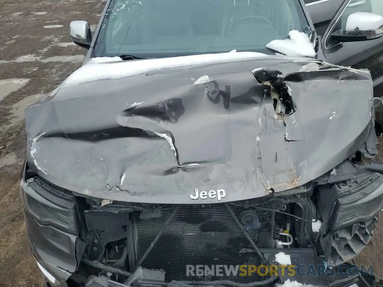 12 Photograph of a damaged car 1C4RJFBG5KC740274 JEEP GRAND CHER 2019