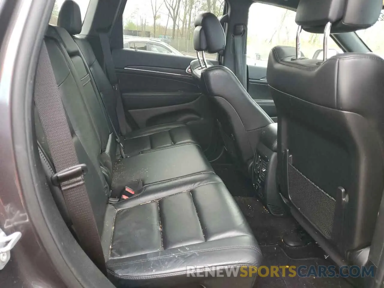 10 Photograph of a damaged car 1C4RJFBG6KC527639 JEEP GRAND CHER 2019