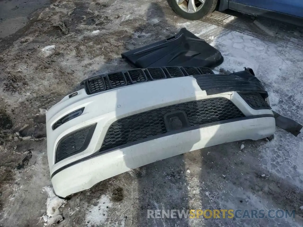 13 Photograph of a damaged car 1C4RJFBG6KC539564 JEEP GRAND CHER 2019