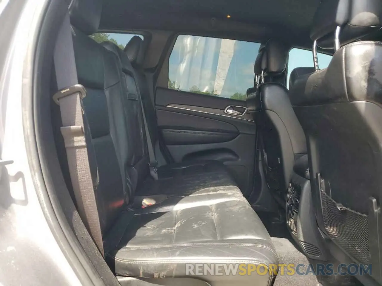 11 Photograph of a damaged car 1C4RJFBG6KC693305 JEEP GRAND CHER 2019