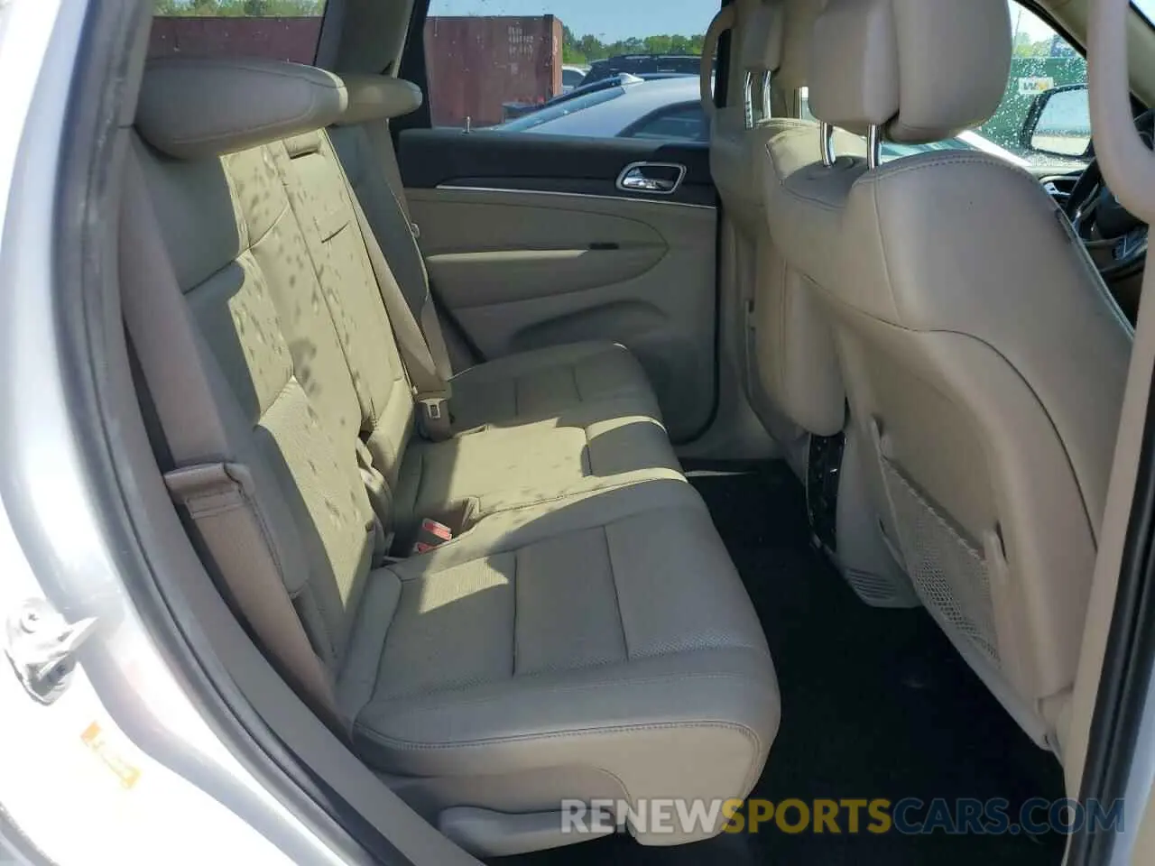 10 Photograph of a damaged car 1C4RJFBG7KC540450 JEEP GRAND CHER 2019