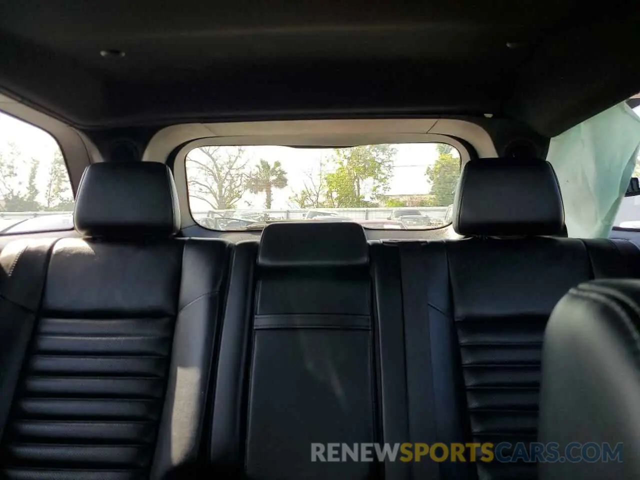 10 Photograph of a damaged car 1C4RJFBG7KC666906 JEEP GRAND CHER 2019