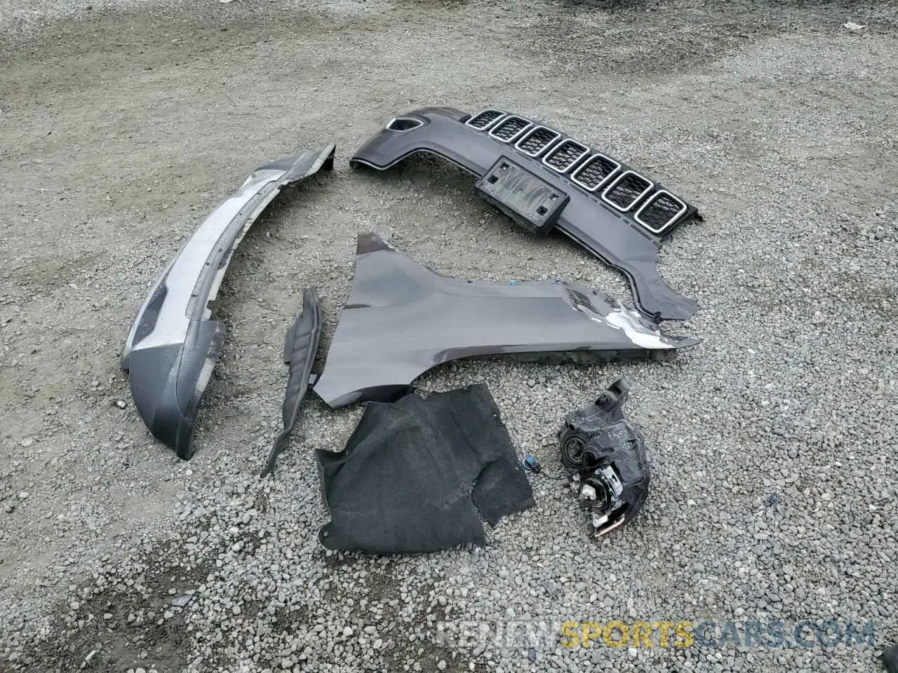 13 Photograph of a damaged car 1C4RJFBG7KC774233 JEEP GRAND CHER 2019