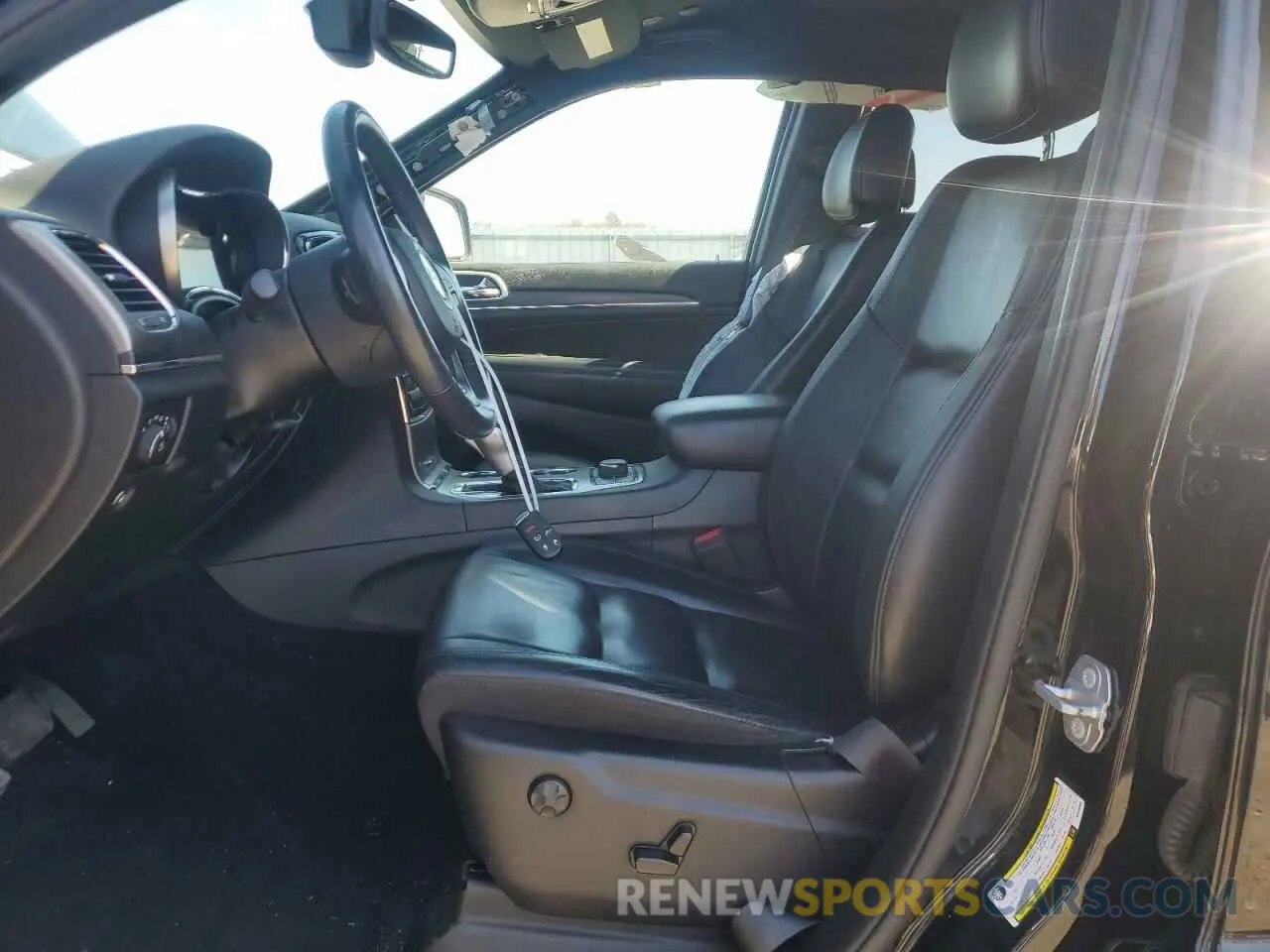 7 Photograph of a damaged car 1C4RJFBG8KC648009 JEEP GRAND CHER 2019