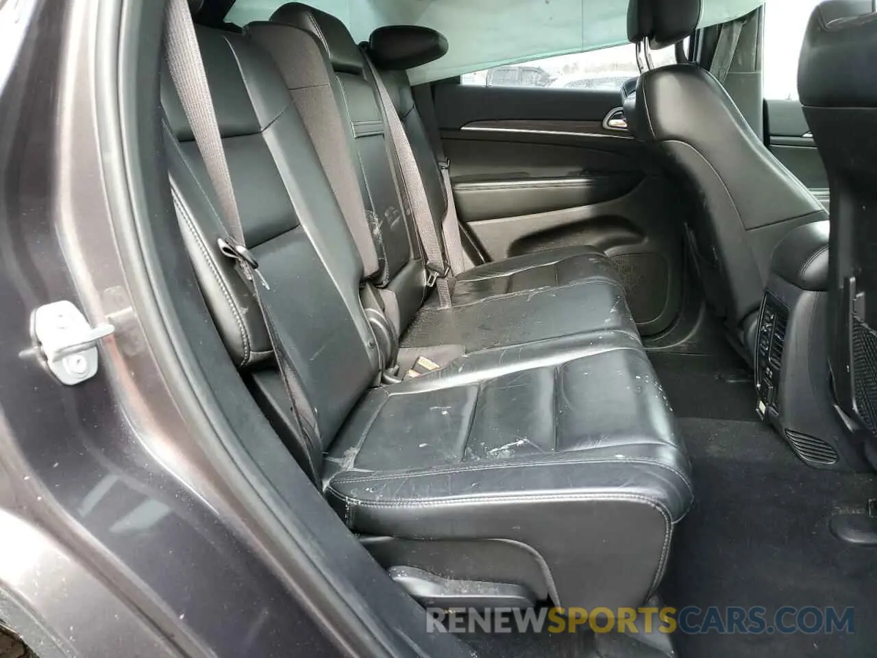 10 Photograph of a damaged car 1C4RJFBG8KC804145 JEEP GRAND CHER 2019