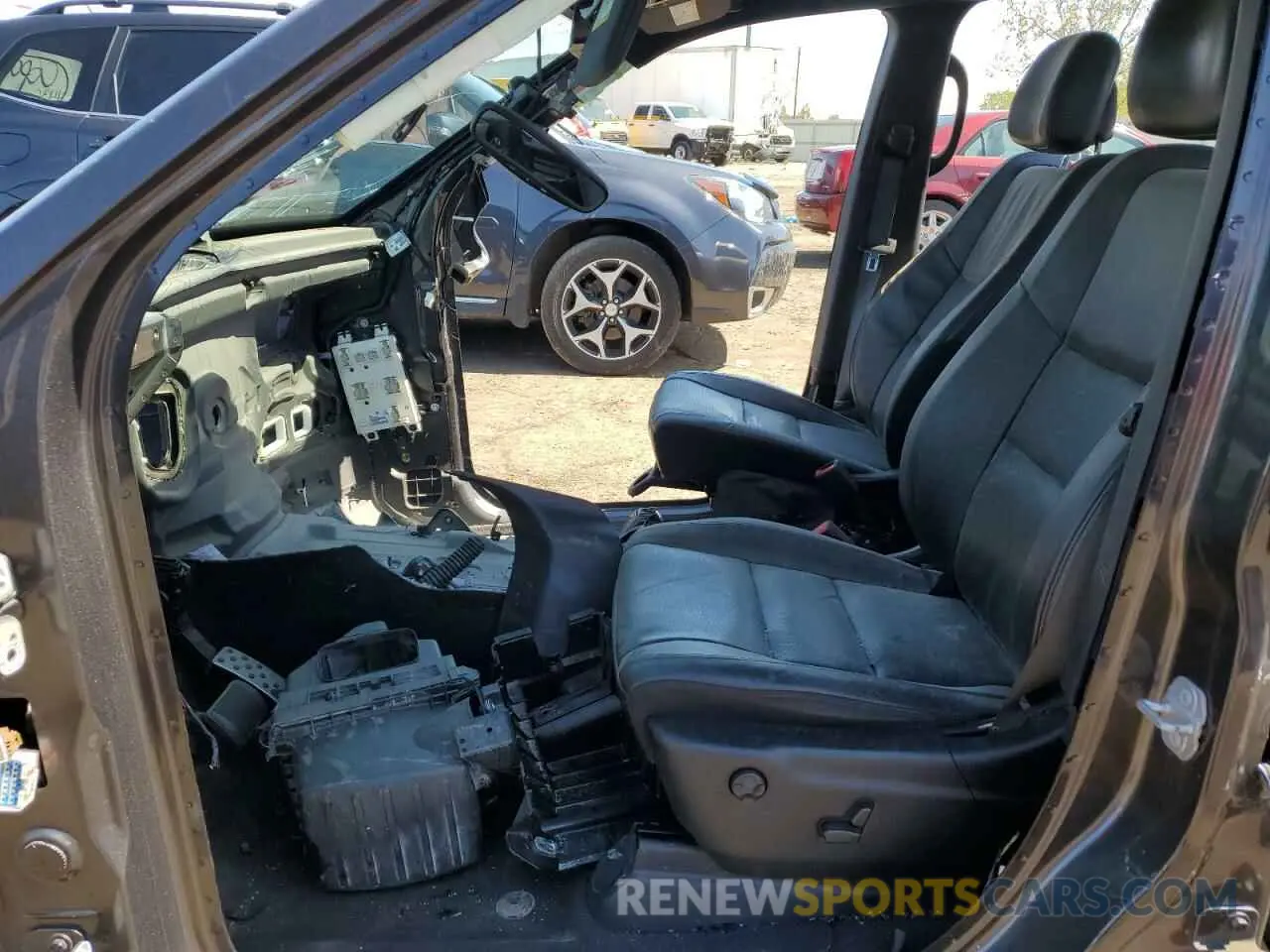 7 Photograph of a damaged car 1C4RJFBGXKC627419 JEEP GRAND CHER 2019