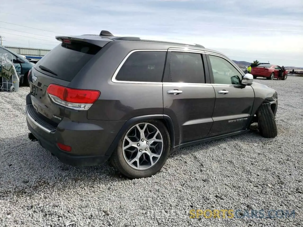 3 Photograph of a damaged car 1C4RJFBGXKC655317 JEEP GRAND CHER 2019