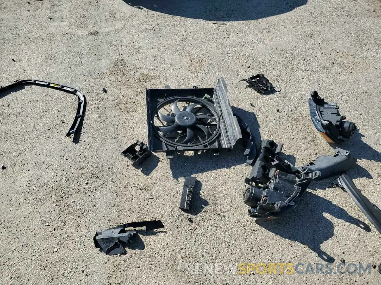 13 Photograph of a damaged car 1C4RJFBGXKC723809 JEEP GRAND CHER 2019