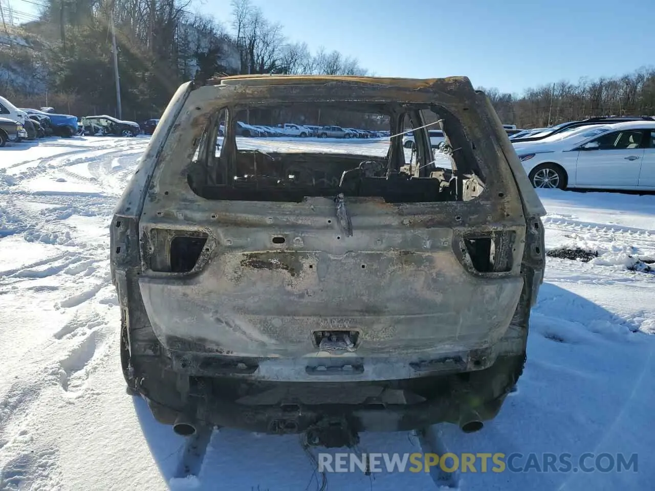 6 Photograph of a damaged car 1C4RJFCT1KC655573 JEEP GRAND CHER 2019