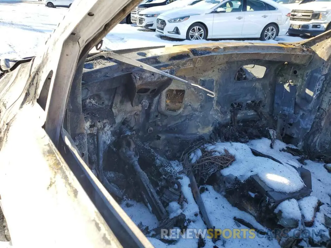 9 Photograph of a damaged car 1C4RJFCT1KC655573 JEEP GRAND CHER 2019
