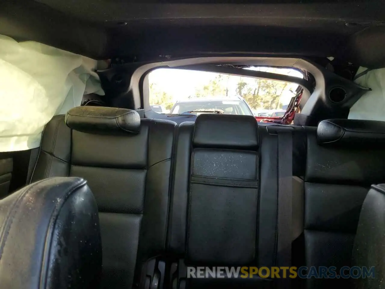 10 Photograph of a damaged car 1C4RJFCTXKC785349 JEEP GRAND CHER 2019