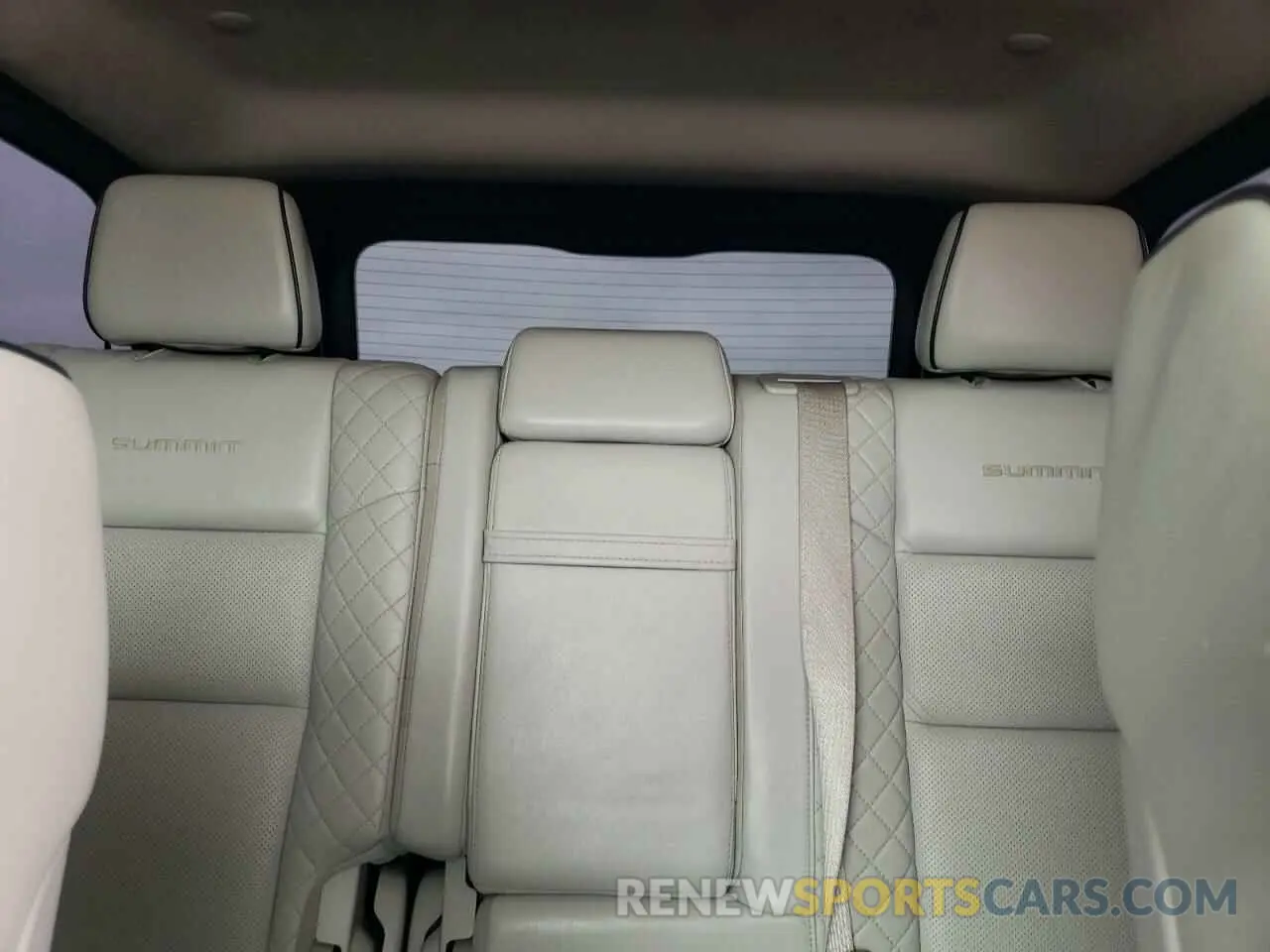 10 Photograph of a damaged car 1C4RJFJG0KC830241 JEEP GRAND CHER 2019