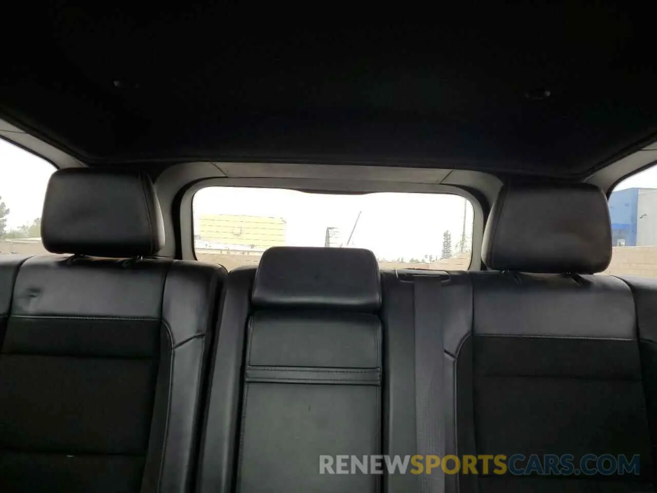 10 Photograph of a damaged car 1C4RJFLG1KC638601 JEEP GRAND CHER 2019