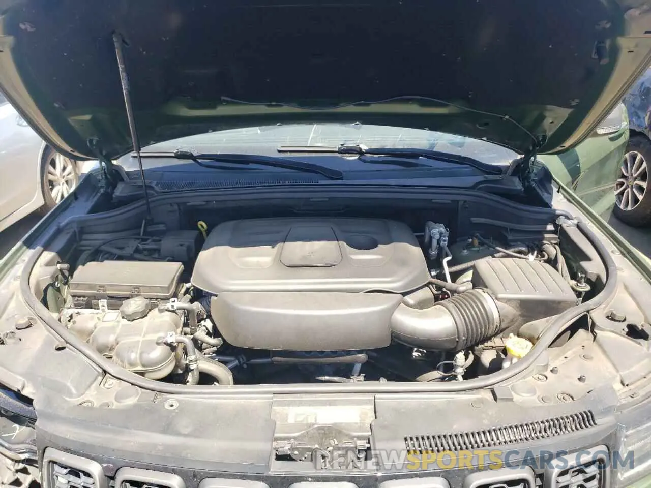 12 Photograph of a damaged car 1C4RJFLG1KC810528 JEEP GRAND CHER 2019