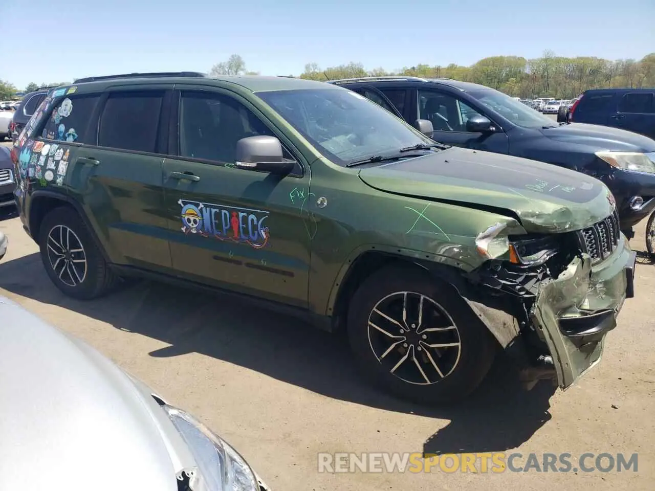 4 Photograph of a damaged car 1C4RJFLG1KC810528 JEEP GRAND CHER 2019