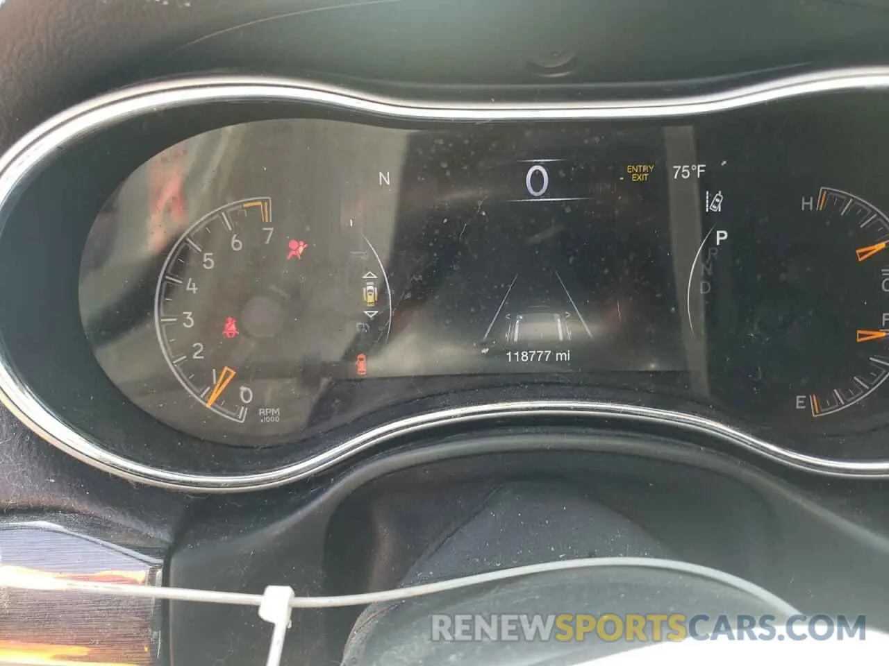 9 Photograph of a damaged car 1C4RJFLG1KC810528 JEEP GRAND CHER 2019