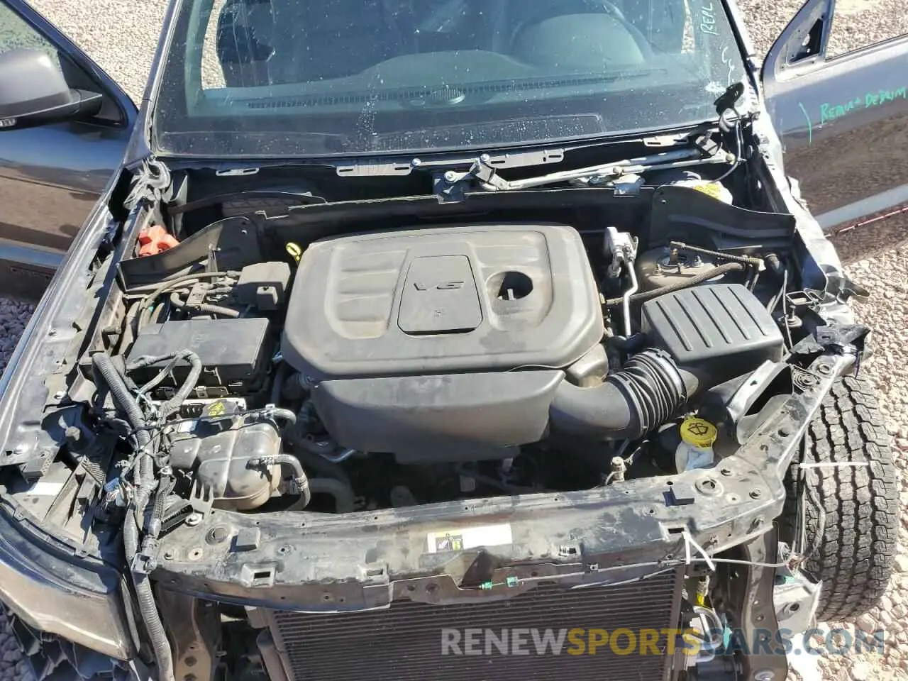 12 Photograph of a damaged car 1C4RJFLG4KC726378 JEEP GRAND CHER 2019