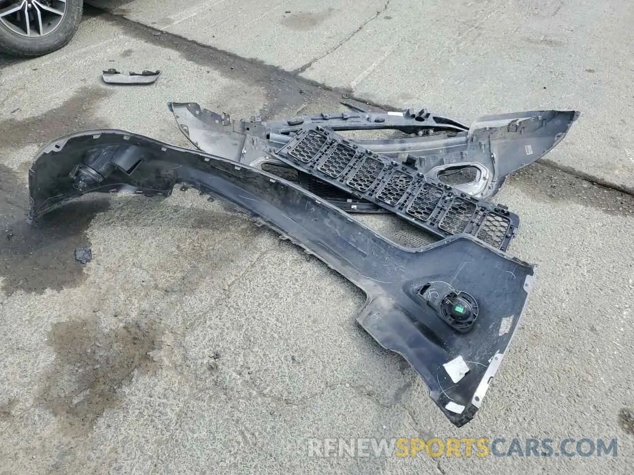 13 Photograph of a damaged car 1C4RJFLG5KC692712 JEEP GRAND CHER 2019