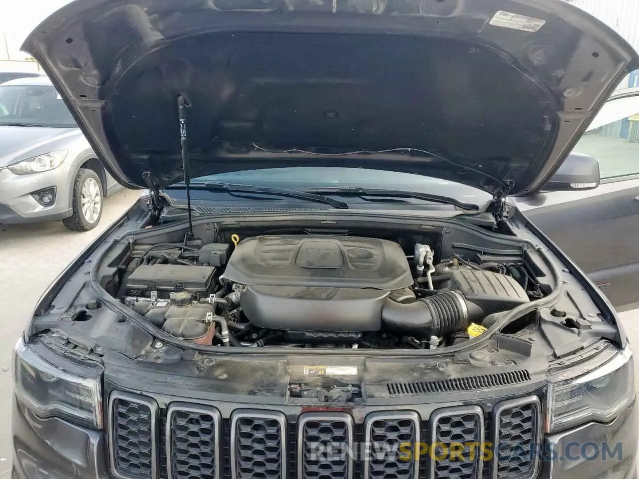 12 Photograph of a damaged car 1C4RJFLG9KC727851 JEEP GRAND CHER 2019