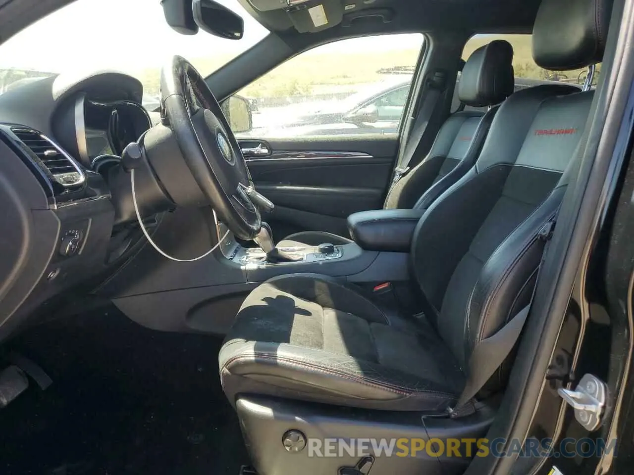 1 Photograph of a damaged car 1C4RJFLT5KC856652 JEEP GRAND CHER 2019