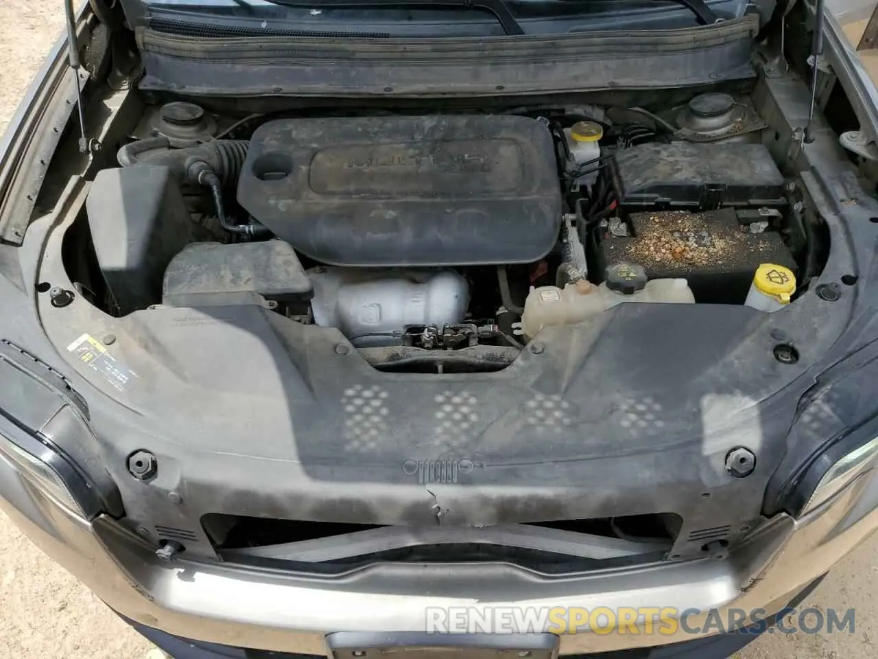 11 Photograph of a damaged car 1C4PJLCB3LD620333 JEEP GRAND CHER 2020