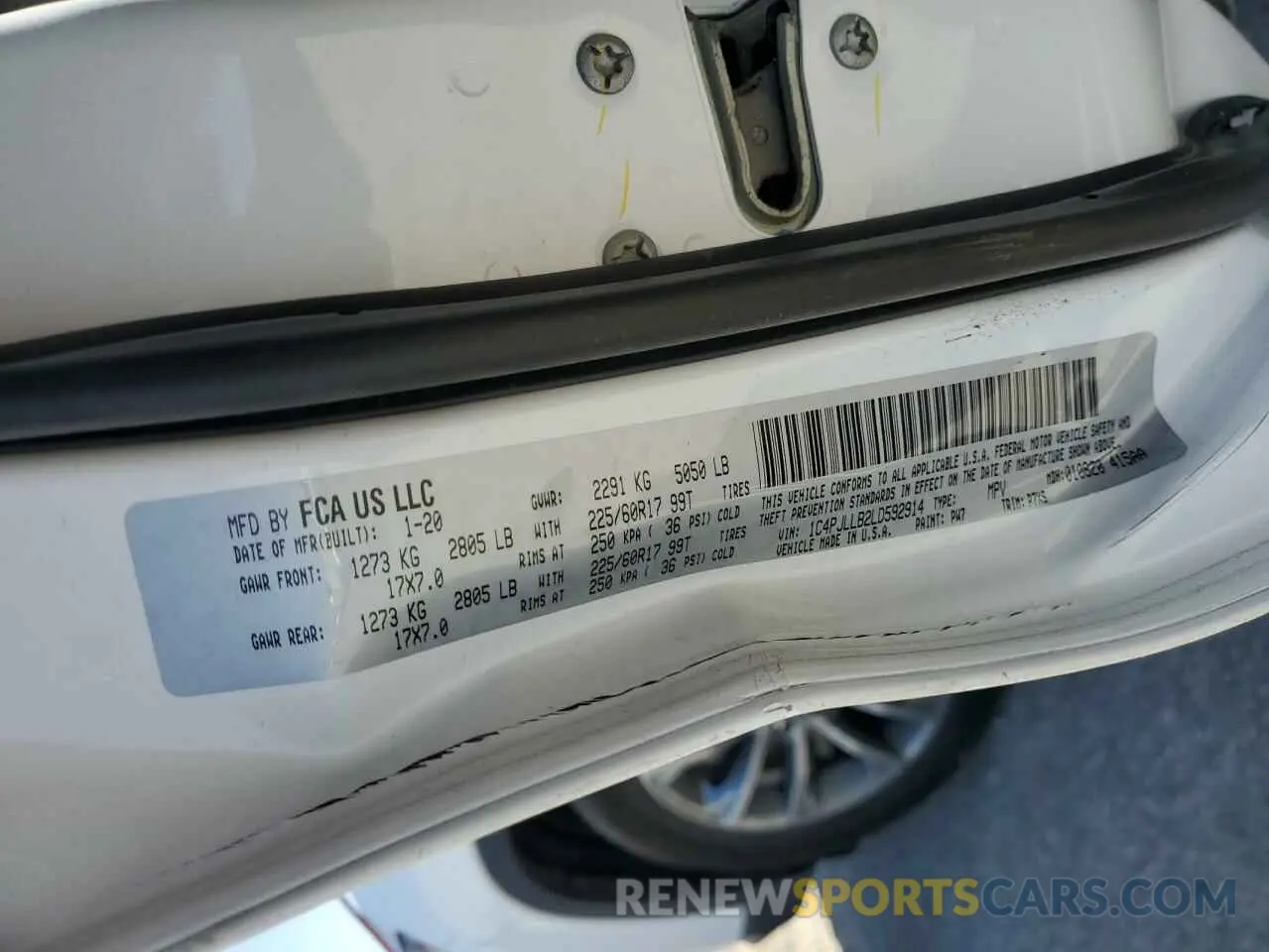 13 Photograph of a damaged car 1C4PJLLB2LD592914 JEEP GRAND CHER 2020