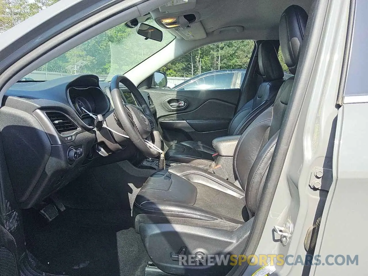 7 Photograph of a damaged car 1C4PJLLB5LD545795 JEEP GRAND CHER 2020