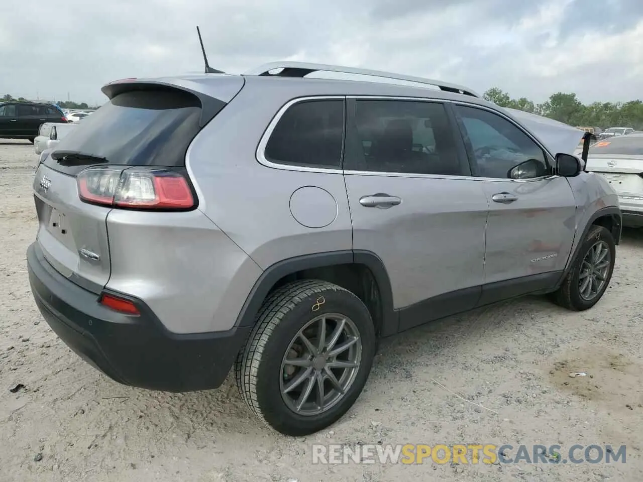 3 Photograph of a damaged car 1C4PJLLB9LD543869 JEEP GRAND CHER 2020